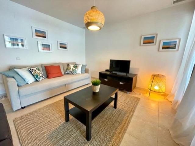 Gatu Premium Racimo, Terraza, Piscina, Aire Ac, Wifi Y Parking " Preferente Mayores De 25 Anos Y Familias " El Puerto de Santa María Exterior foto
